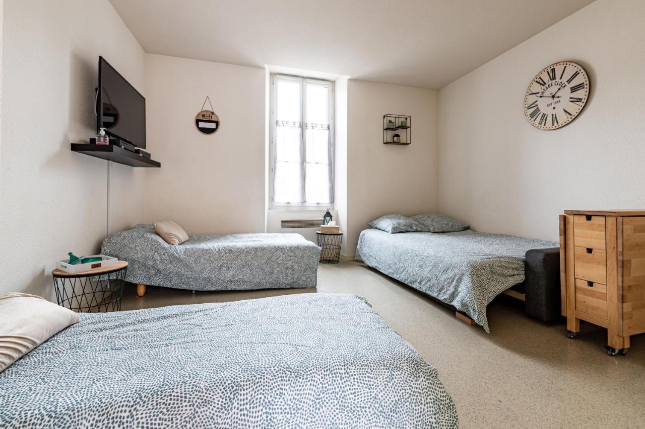 Studio centre ville avec parking privé Cholet Exterior foto