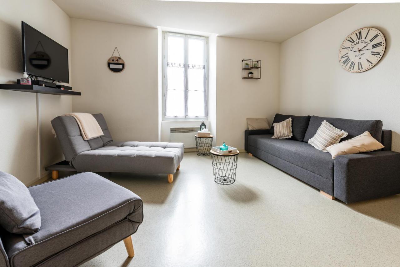 Studio centre ville avec parking privé Cholet Exterior foto